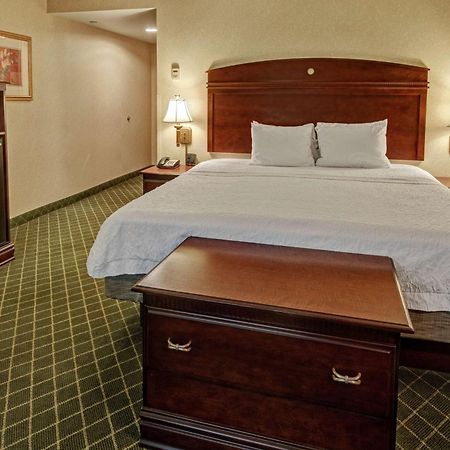 Hampton Inn Кембридж Экстерьер фото
