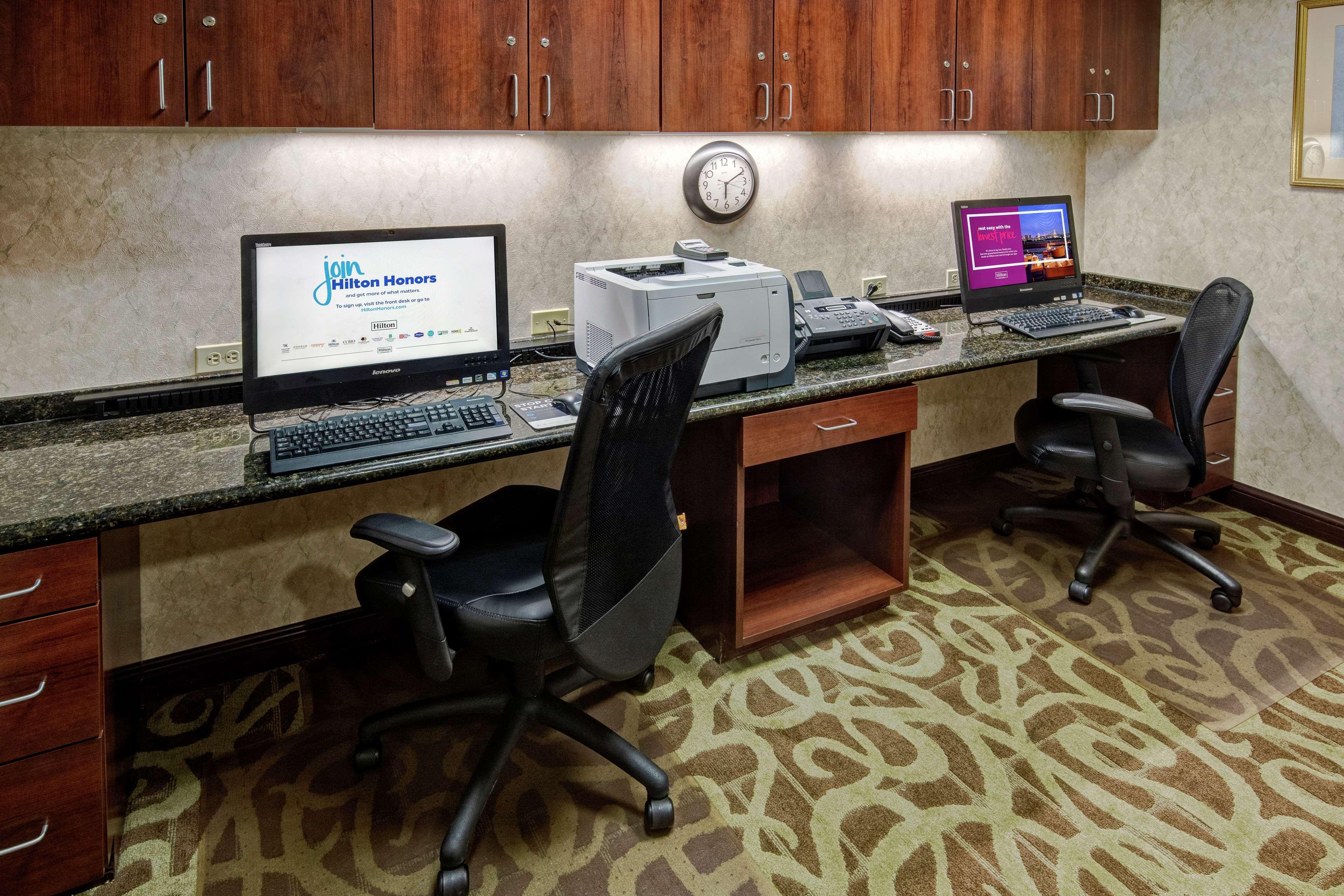 Hampton Inn Кембридж Экстерьер фото