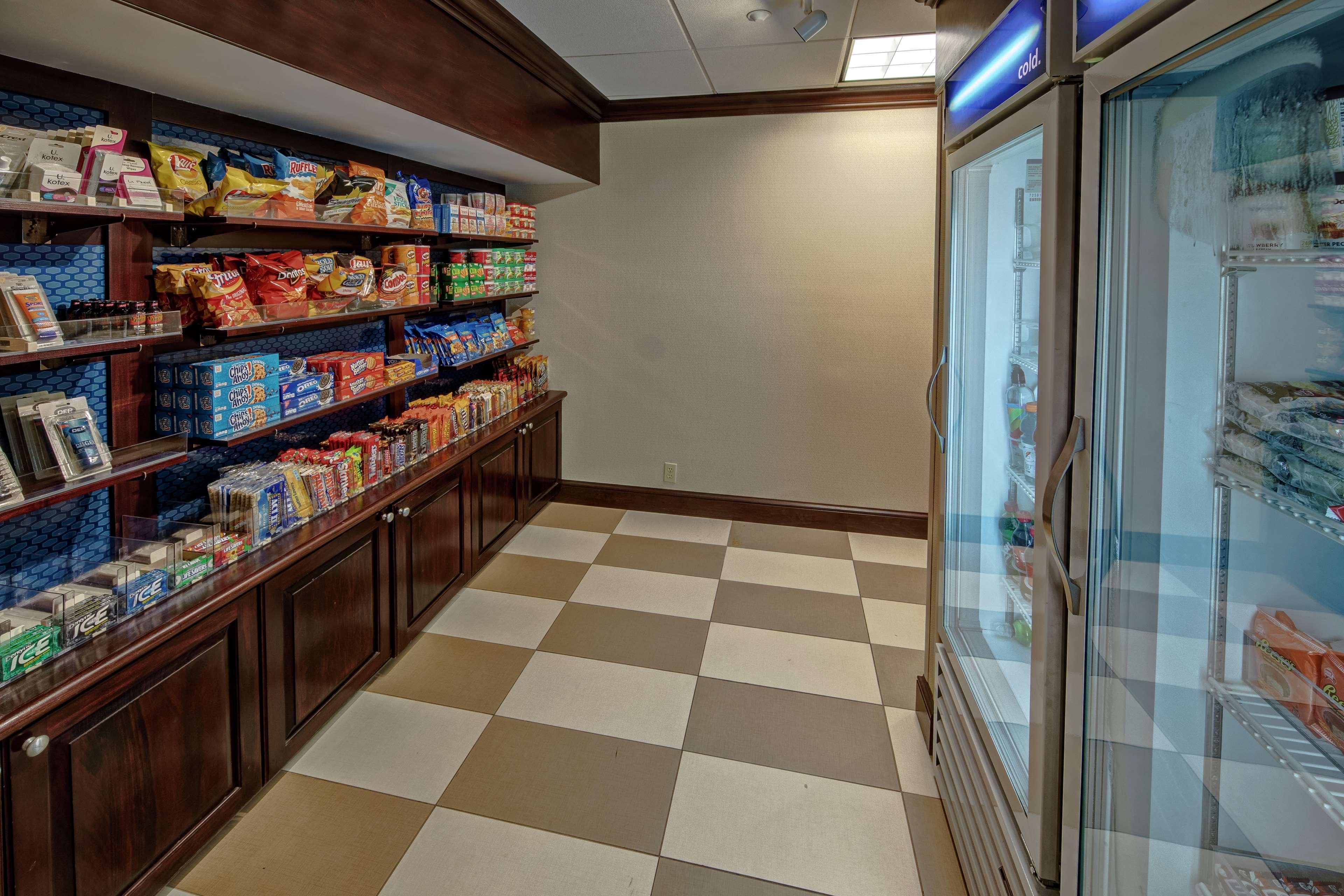 Hampton Inn Кембридж Экстерьер фото