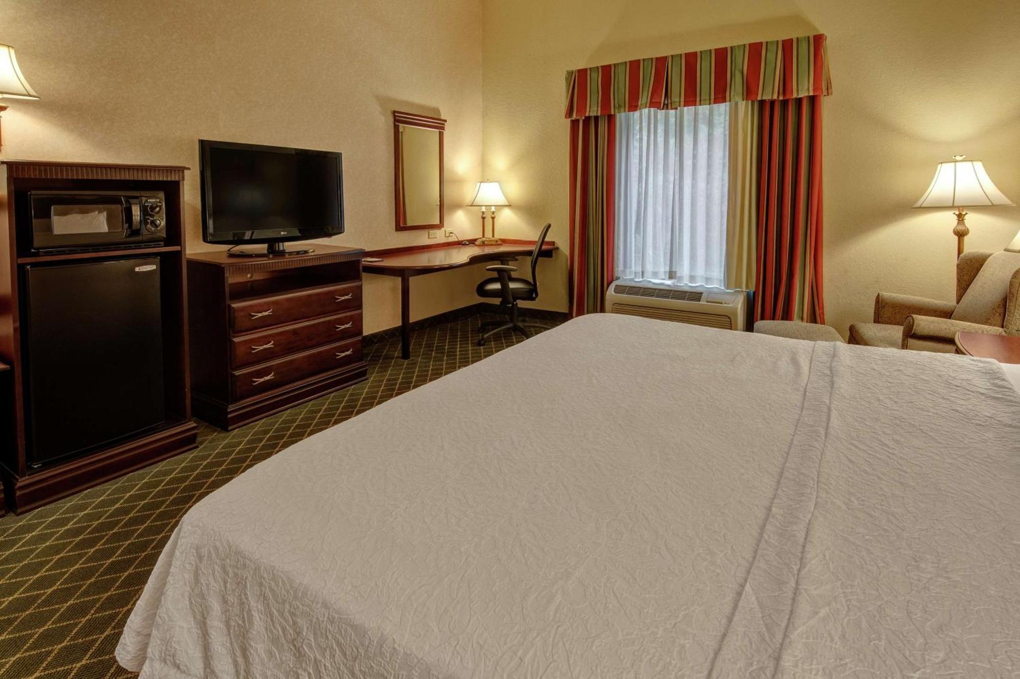 Hampton Inn Кембридж Экстерьер фото