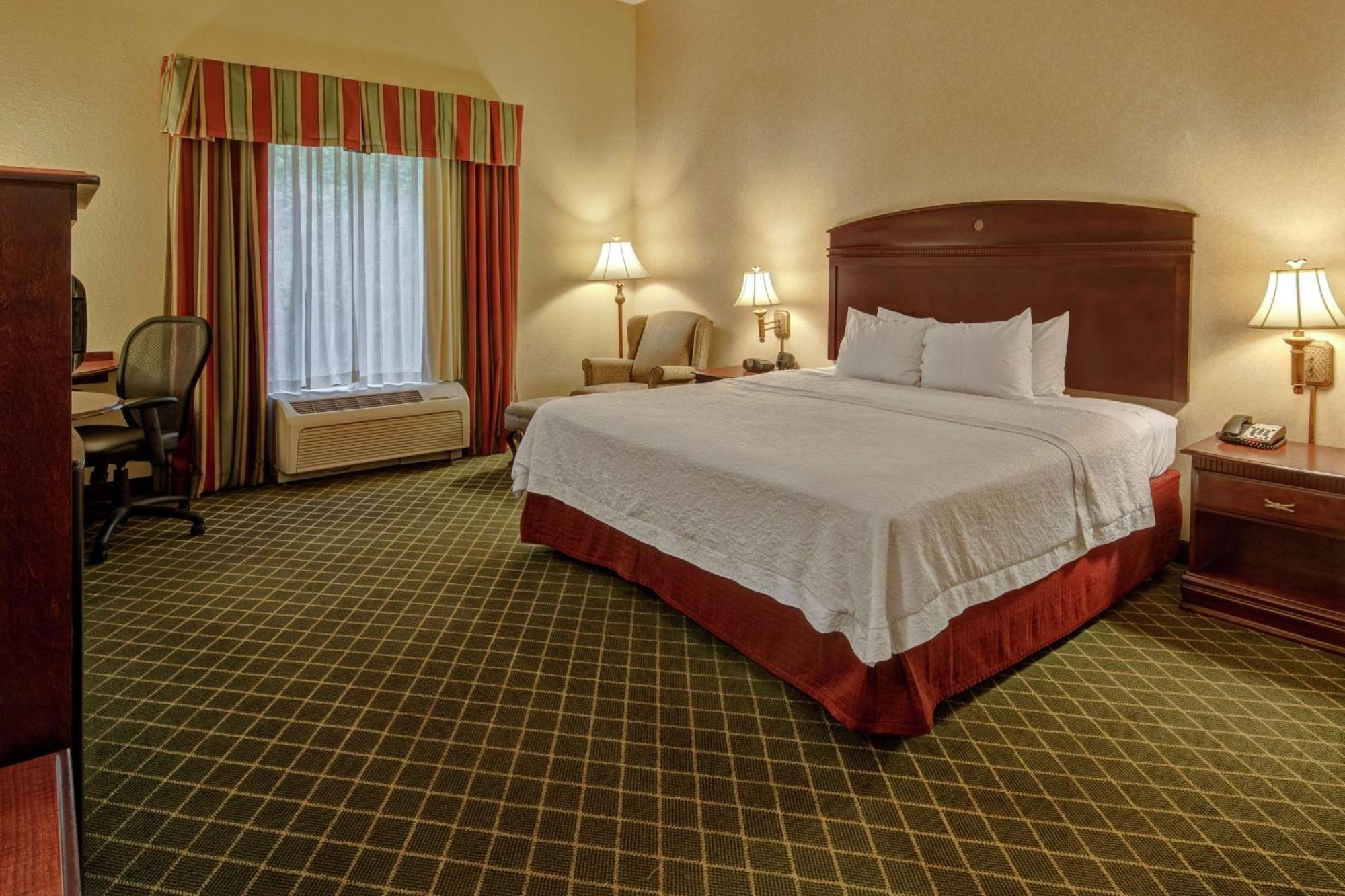 Hampton Inn Кембридж Экстерьер фото