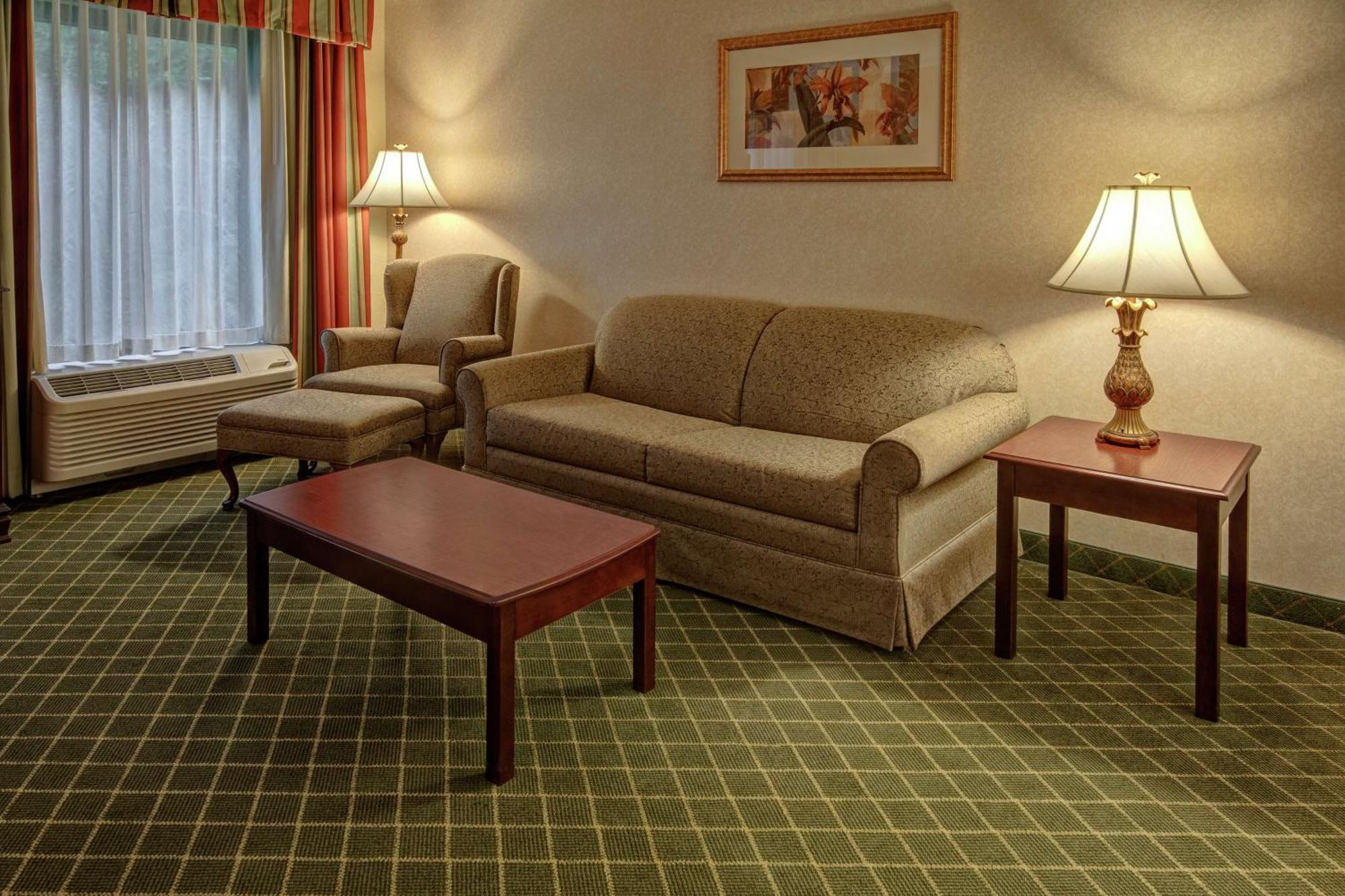 Hampton Inn Кембридж Экстерьер фото